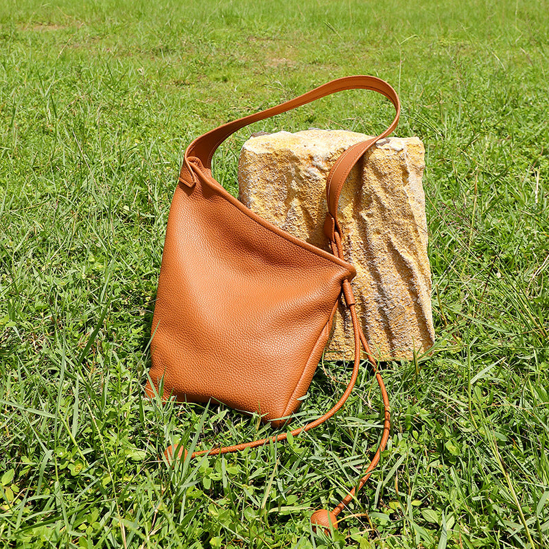 Asymmetric Design Leather Shoulder Bag | Slouchy Knot Detail Crossbody Purse for Women | Louis Bags     Size:33*20*5*23 *35