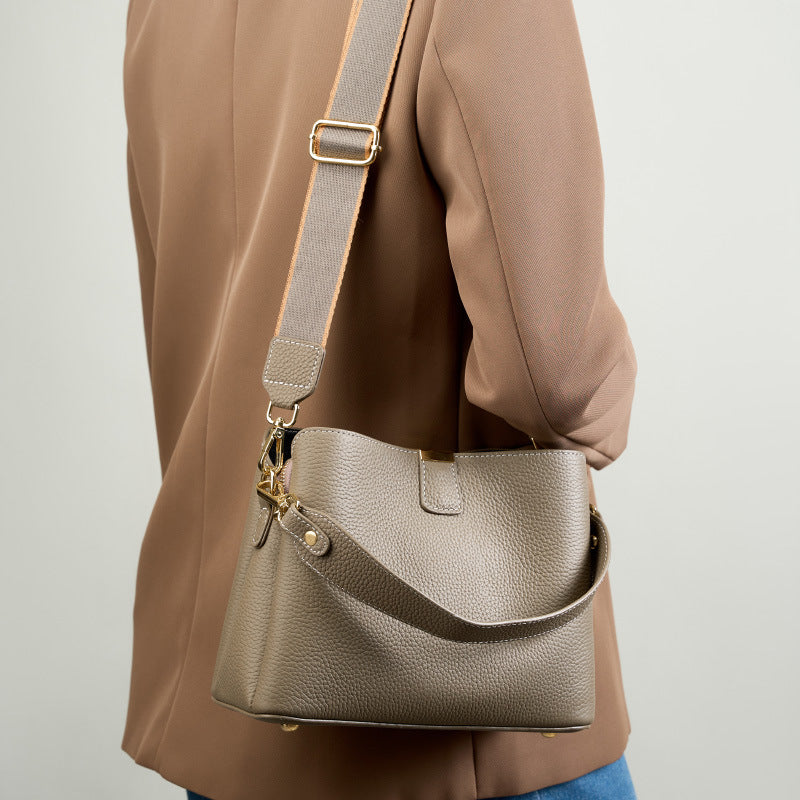 Genuine Top‑Grain Leather Hobo Bag, 2026 New Large Capacity Bucket Bag, Versatile Shoulder & Crossbody Handbag