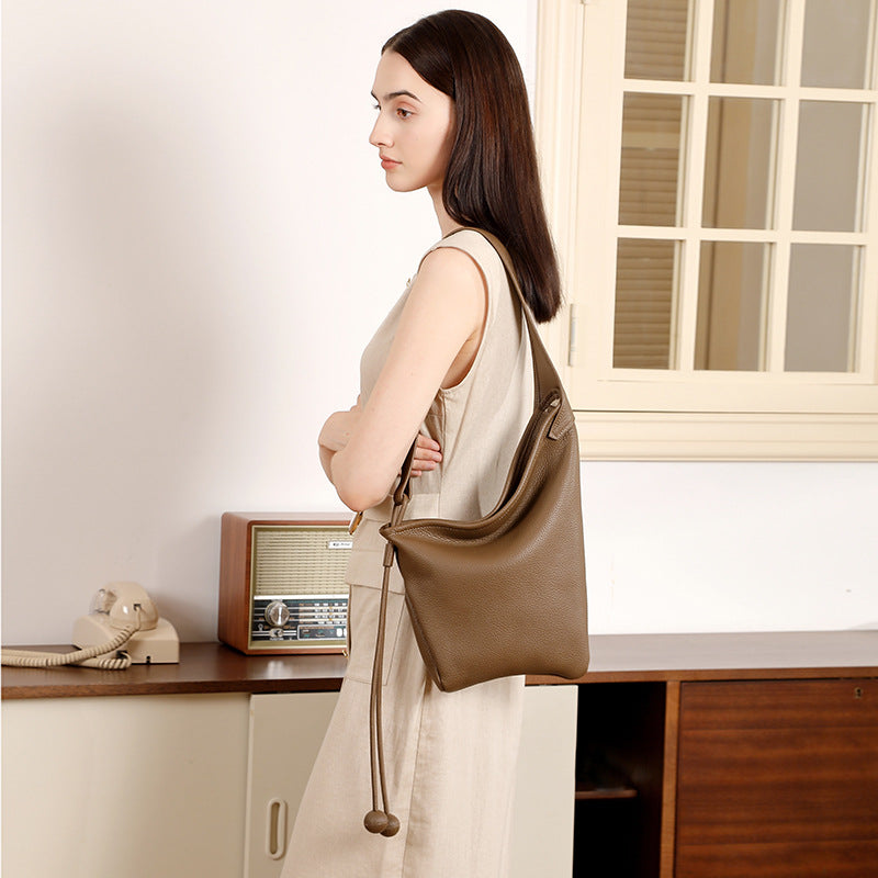 Asymmetric Design Leather Shoulder Bag | Slouchy Knot Detail Crossbody Purse for Women | Louis Bags     Size:33*20*5*23 *35